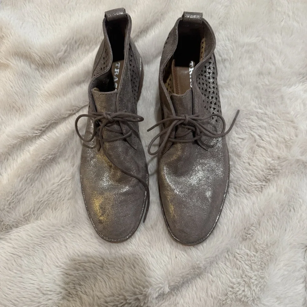 Trask Addy Womens‎ Size 8.5 M Perf Metallic Suede Chukka Ankle Boots 36-1245